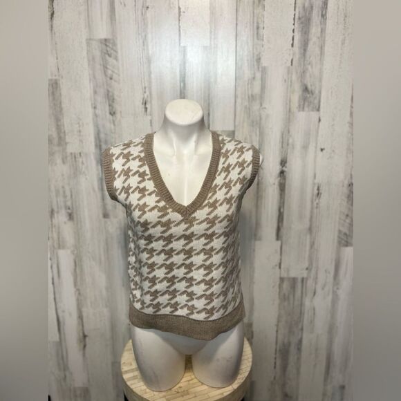 Jessica Simpson Vest - Picture 1 of 6